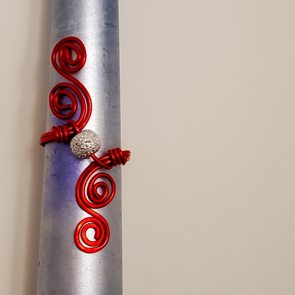 Red wire bead ring - Picture 2 of 5